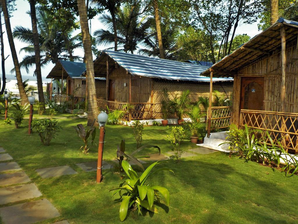 Guest House The Sunset Мандрем Екстериор снимка
